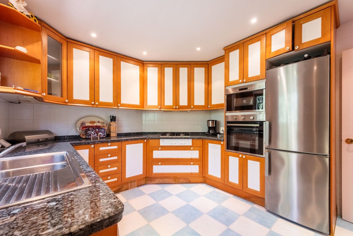 2 Bed Townhouse in El Paraiso