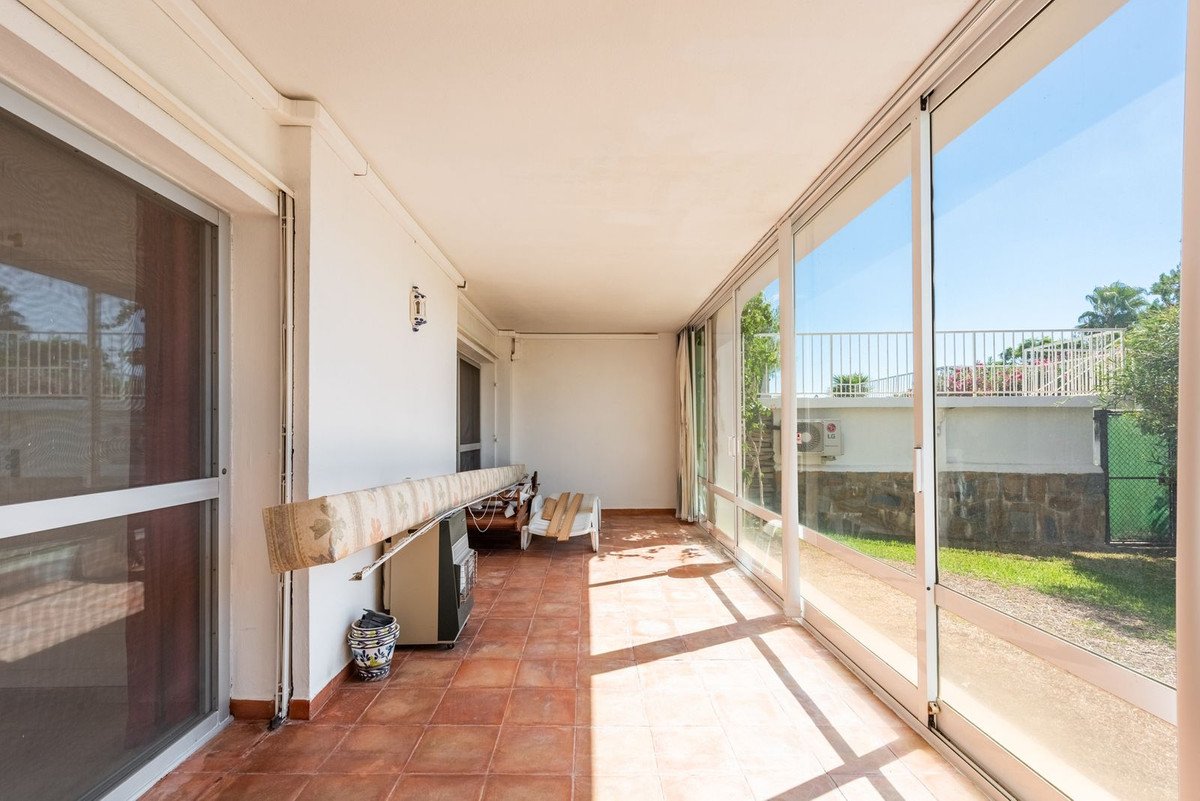 2 Bed Townhouse in El Paraiso