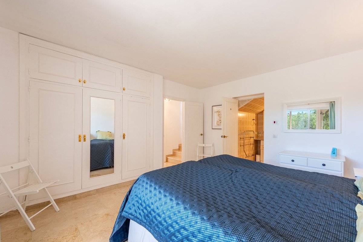 2 Bed Townhouse in El Paraiso