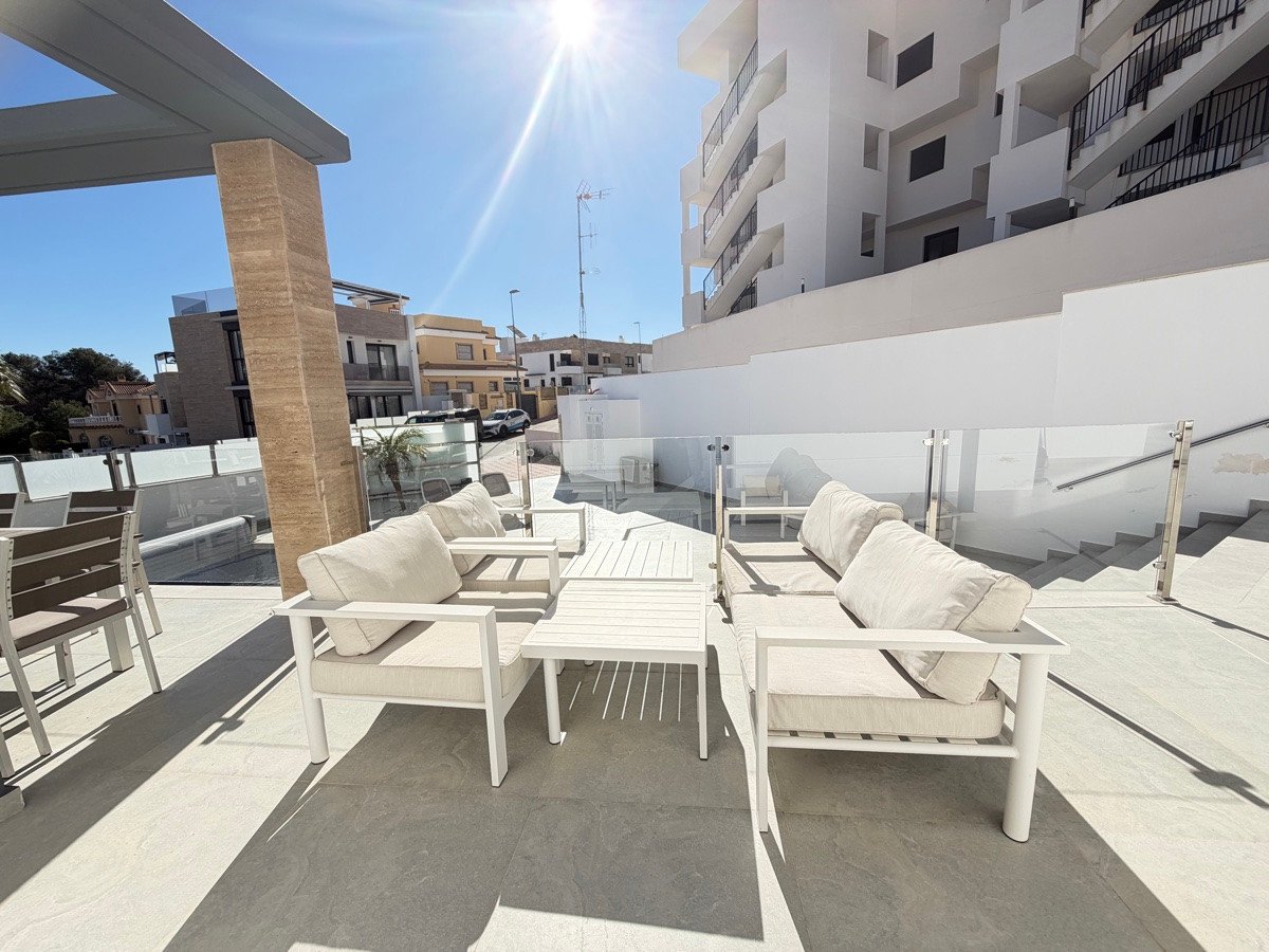 4 Bed Detached Villa in Villamartin