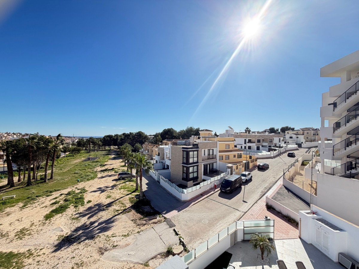 4 Bed Detached Villa in Villamartin
