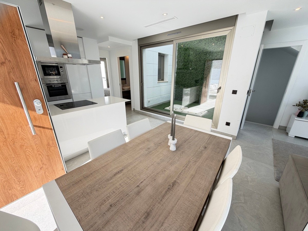 4 Bed Detached Villa in Villamartin