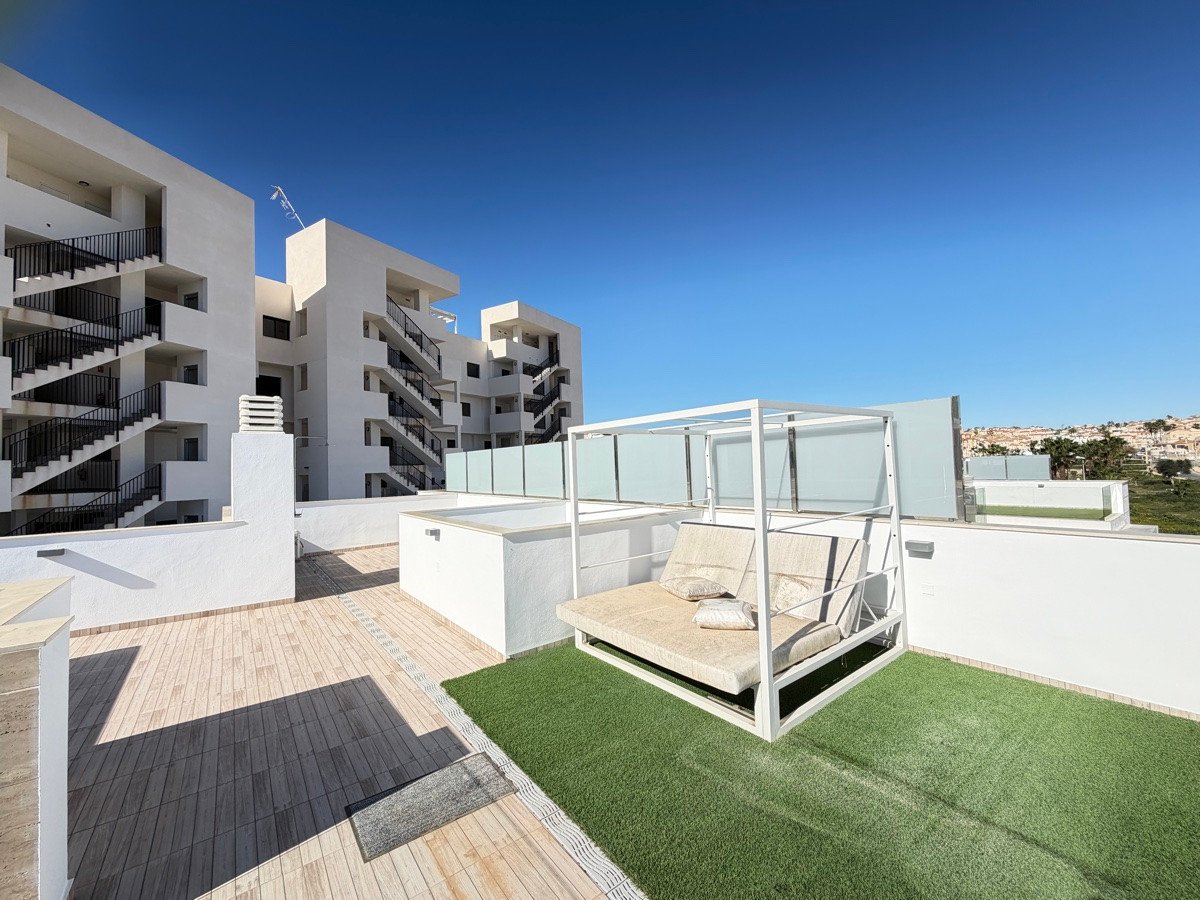 4 Bed Detached Villa in Villamartin