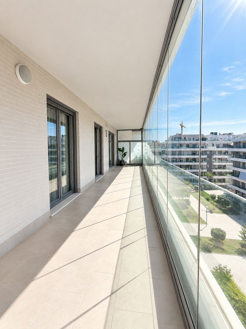 3 Bed Middle Floor Apartment in Nueva Andalucía