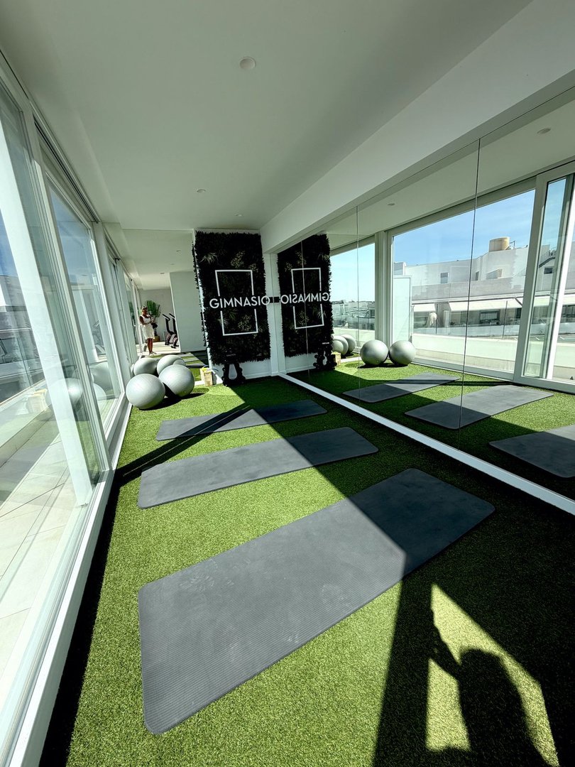 3 Bed Middle Floor Apartment in Nueva Andalucía