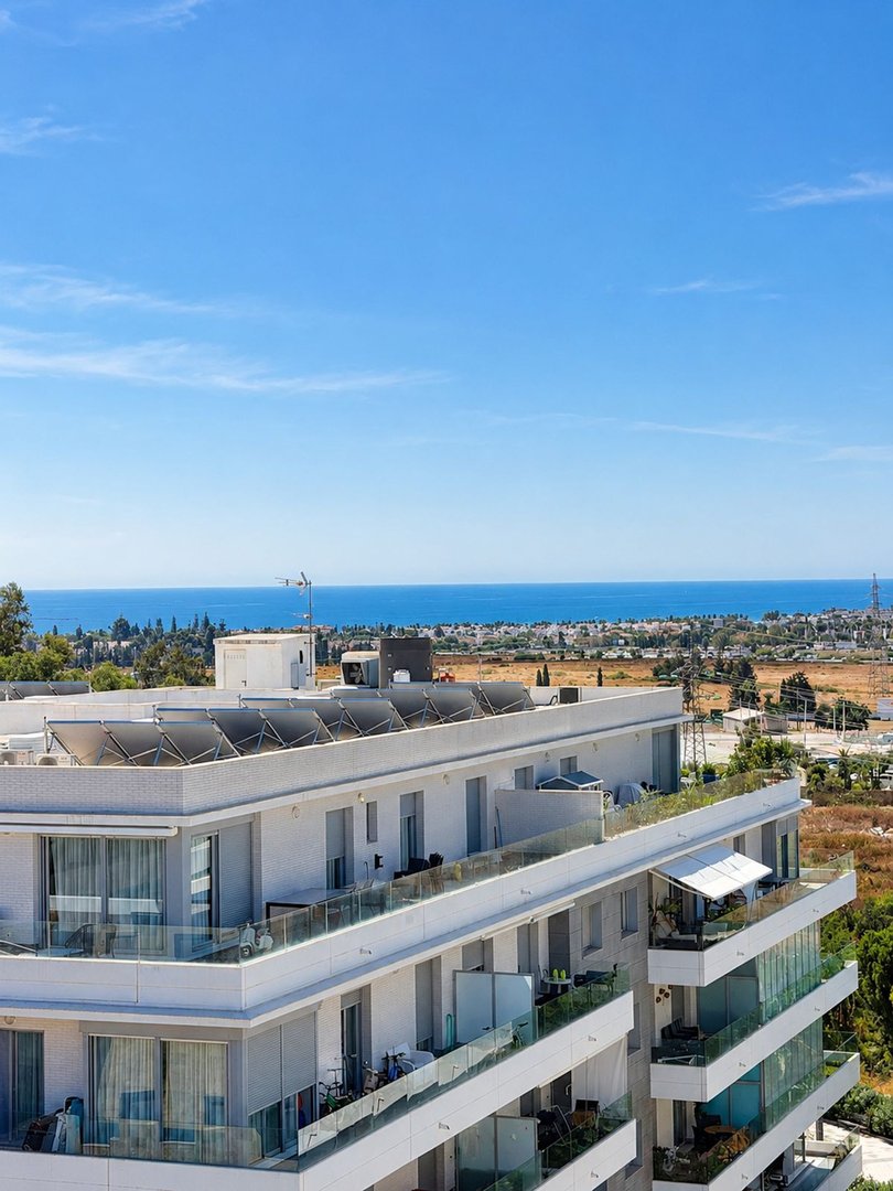 3 Bed Middle Floor Apartment in Nueva Andalucía