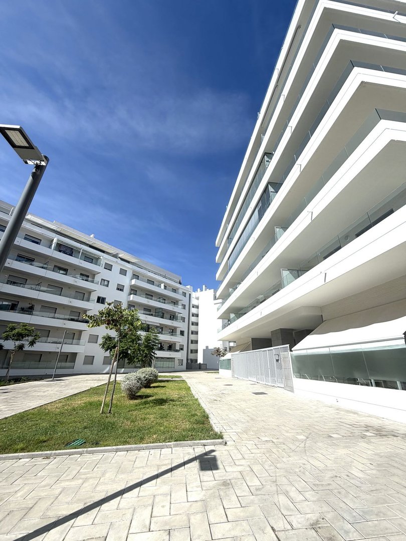 3 Bed Middle Floor Apartment in Nueva Andalucía