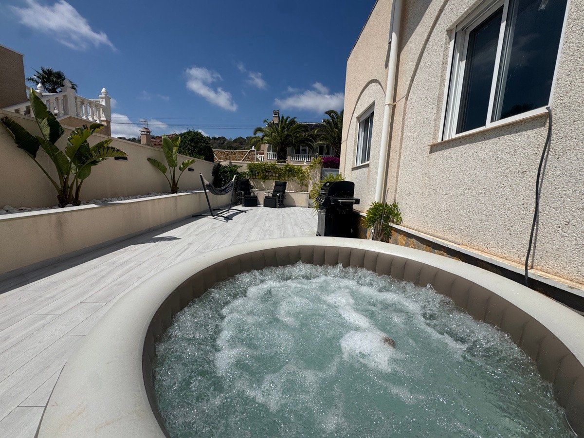 5 Bed Detached Villa in San Miguel de Salinas