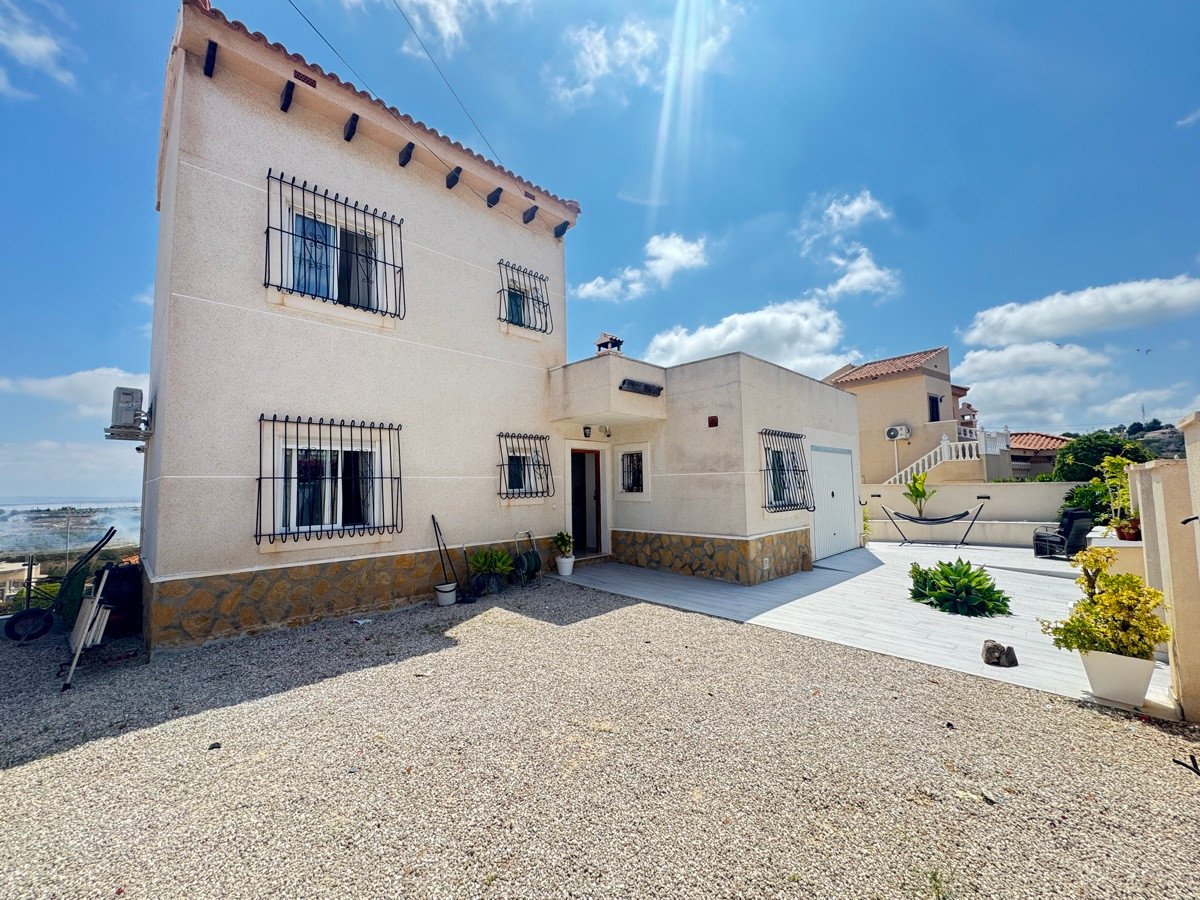 5 Bed Detached Villa in San Miguel de Salinas
