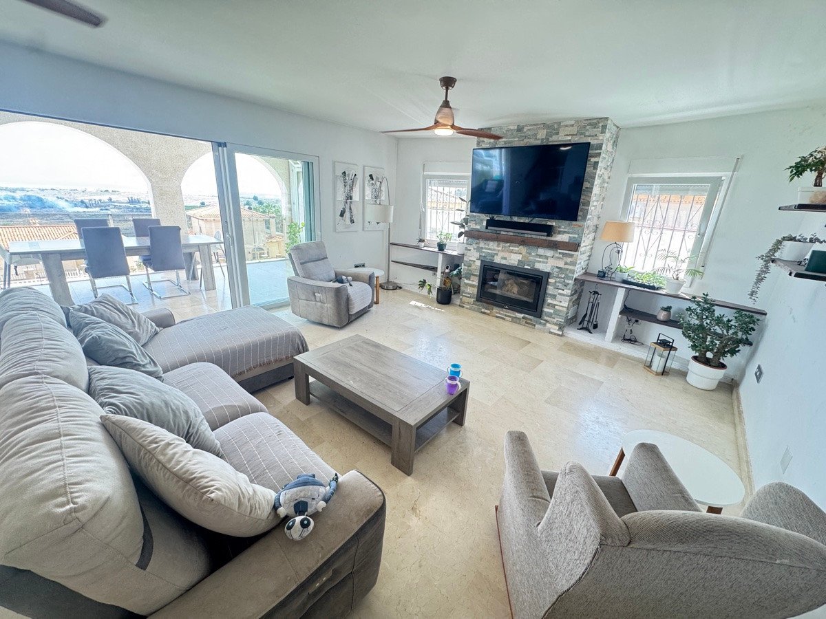 5 Bed Detached Villa in San Miguel de Salinas