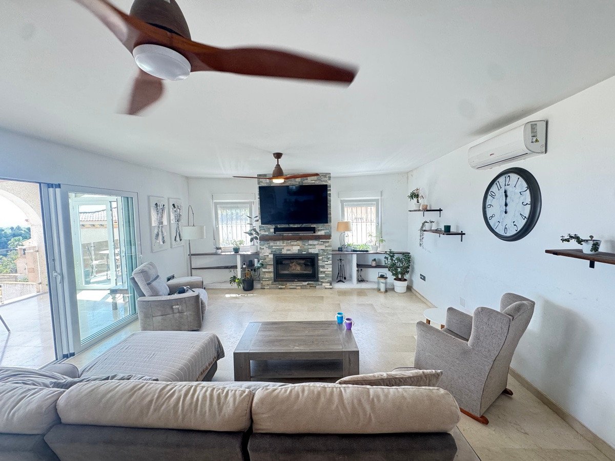 5 Bed Detached Villa in San Miguel de Salinas