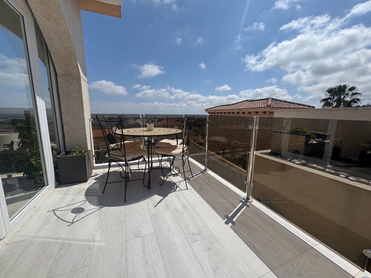 5 Bed Detached Villa in San Miguel de Salinas