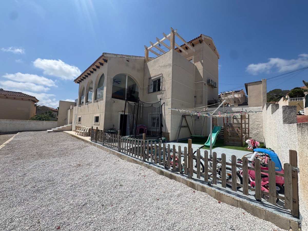 5 Bed Detached Villa in San Miguel de Salinas