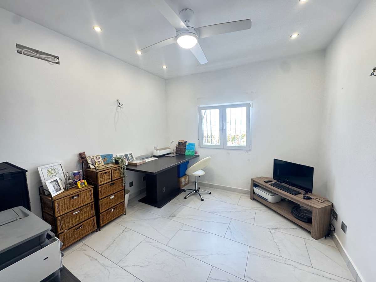 5 Bed Detached Villa in San Miguel de Salinas