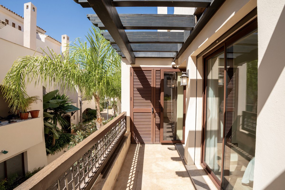 2 Bed Middle Floor Apartment in Puerto Banús