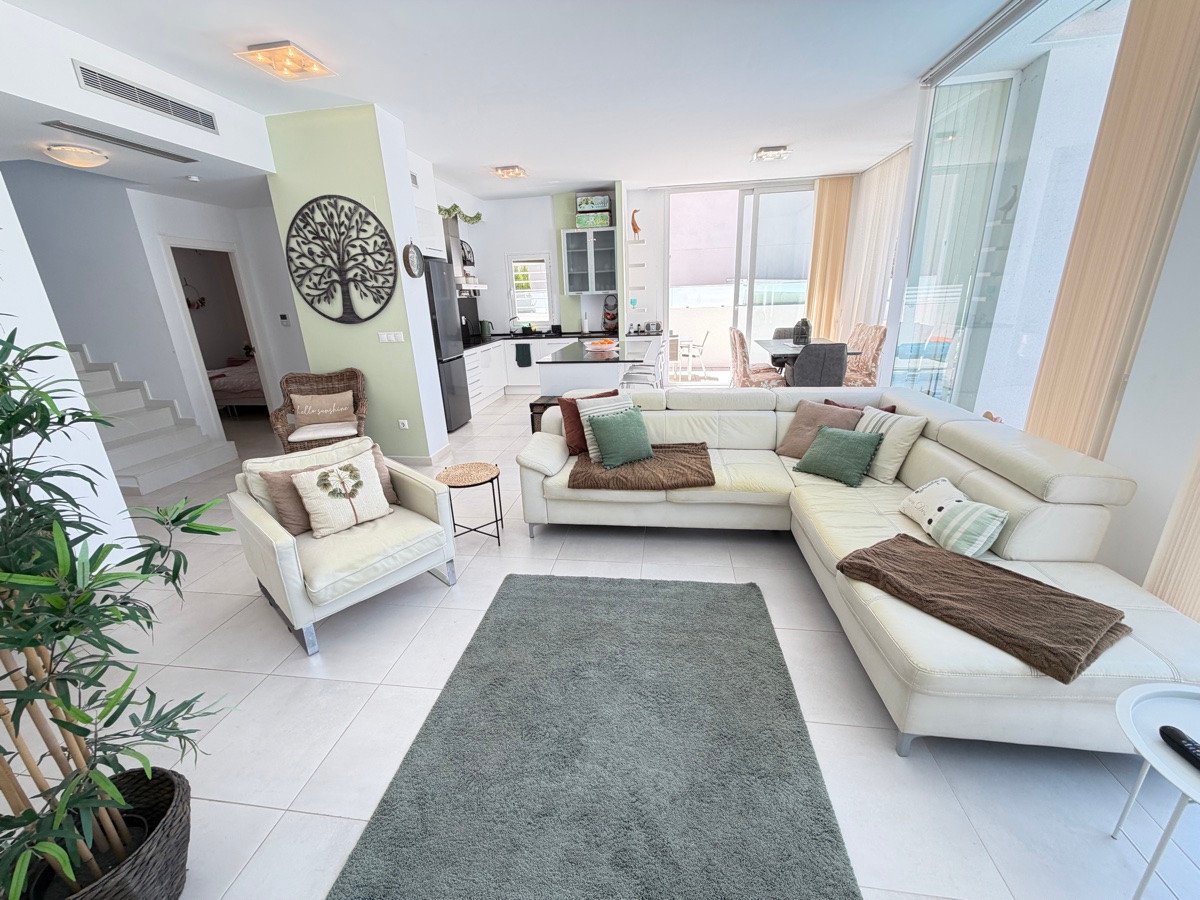 4 Bed Detached Villa in Mil Palmeras