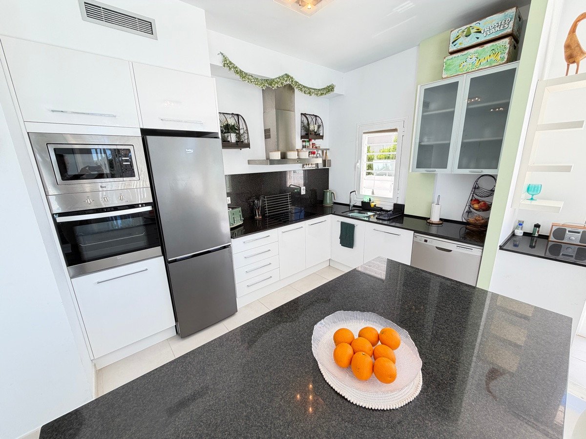 4 Bed Detached Villa in Mil Palmeras