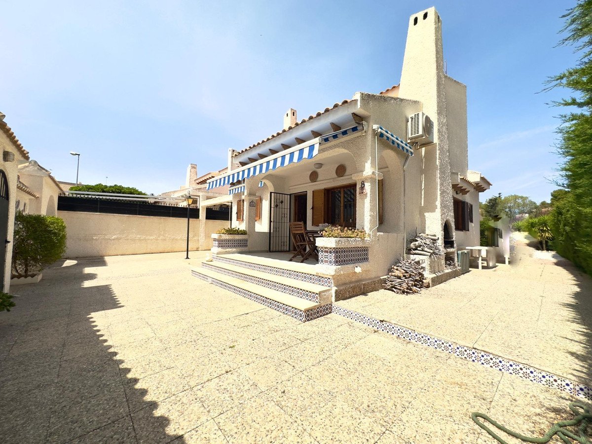 3 Bed Detached Villa in Cabo Roig