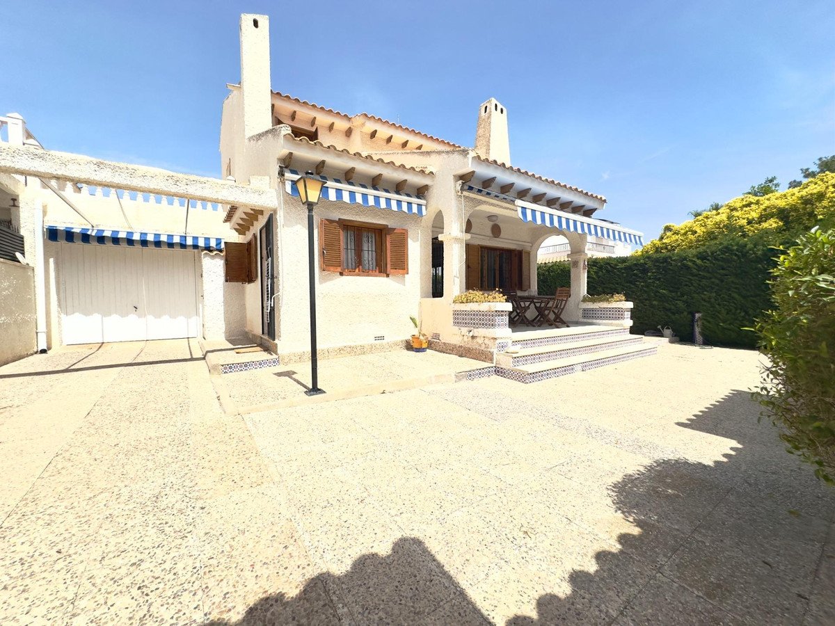 3 Bed Detached Villa in Cabo Roig