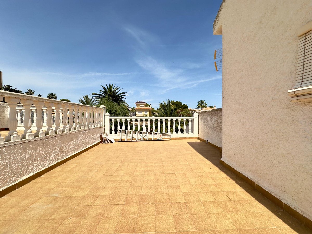 3 Bed Detached Villa in Cabo Roig
