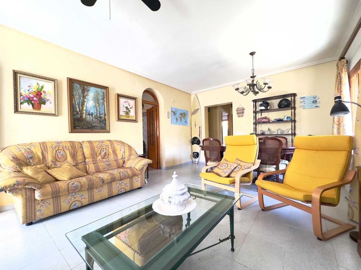 3 Bed Detached Villa in Cabo Roig