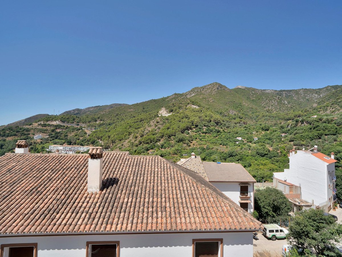 6 Bed Townhouse in Ojén