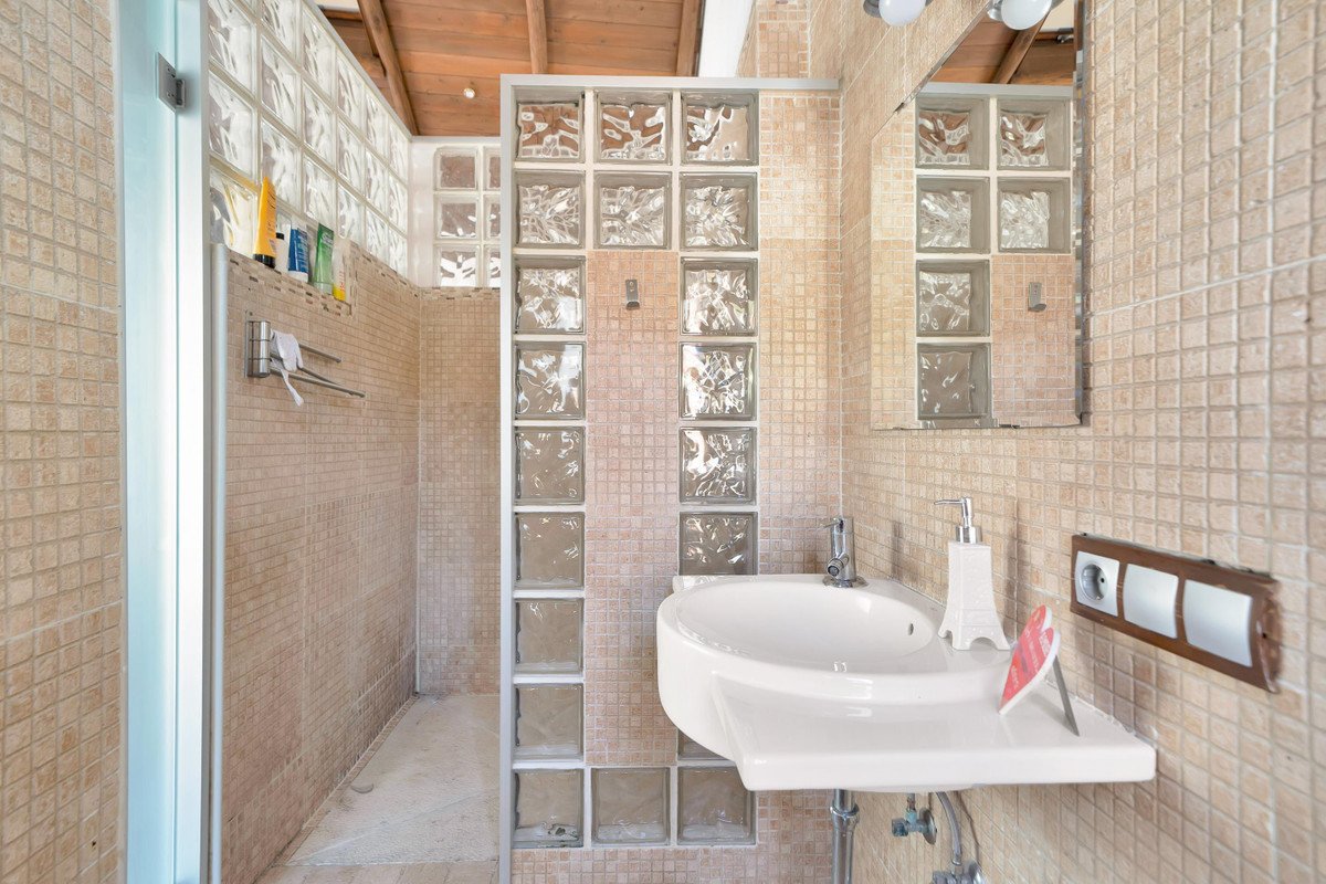 6 Bed Townhouse in Ojén