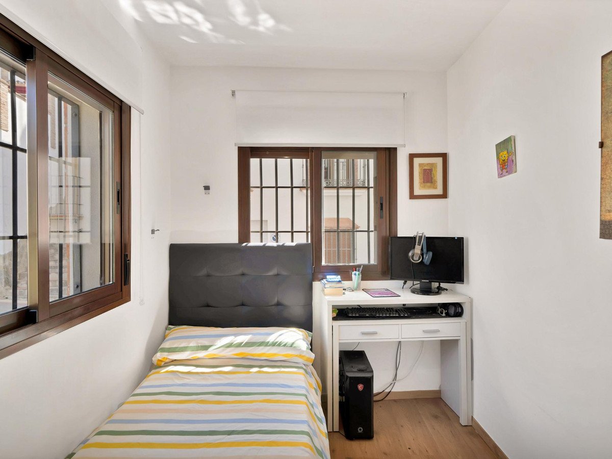 6 Bed Townhouse in Ojén