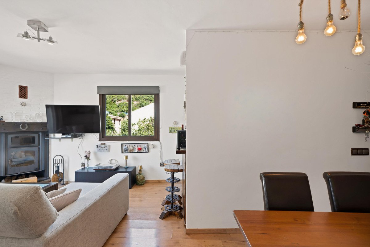 6 Bed Townhouse in Ojén