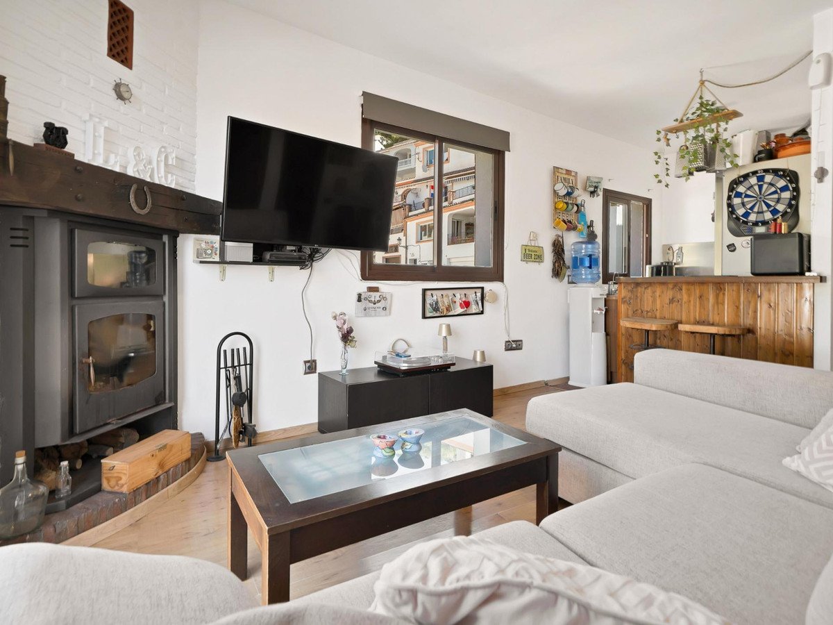 6 Bed Townhouse in Ojén