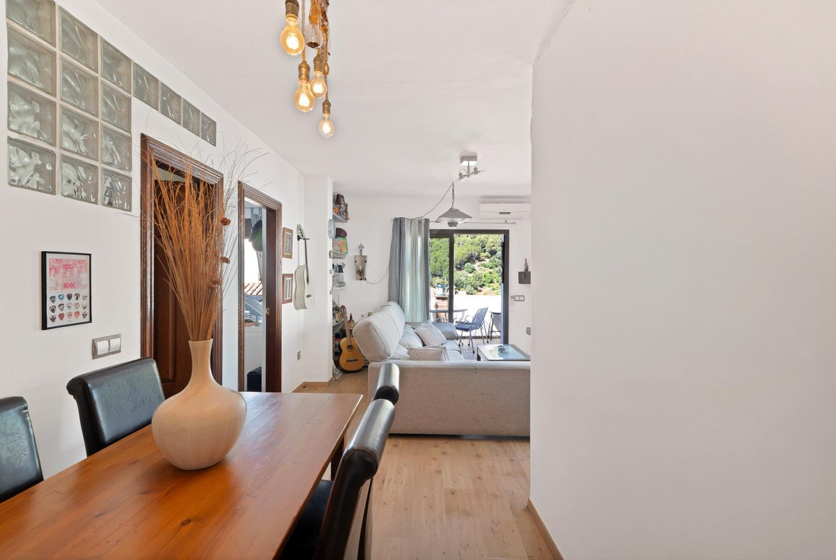 6 Bed Townhouse in Ojén