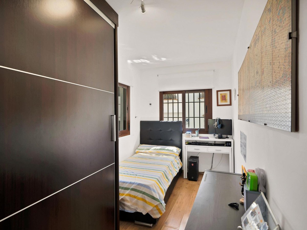 6 Bed Townhouse in Ojén