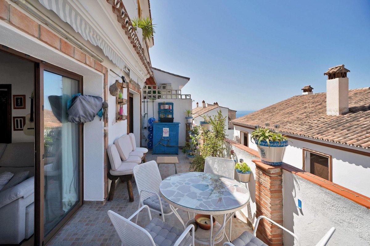 6 Bed Townhouse in Ojén