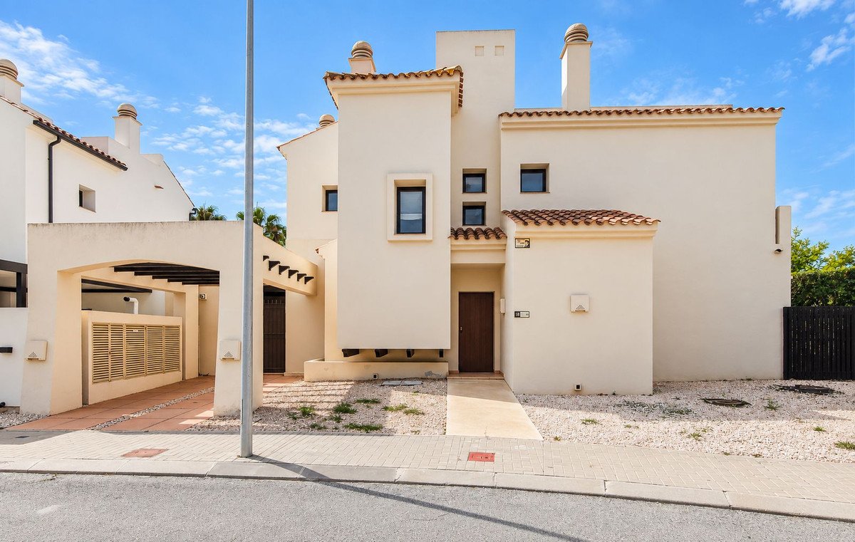 4 Bed Detached Villa in Roda Golf