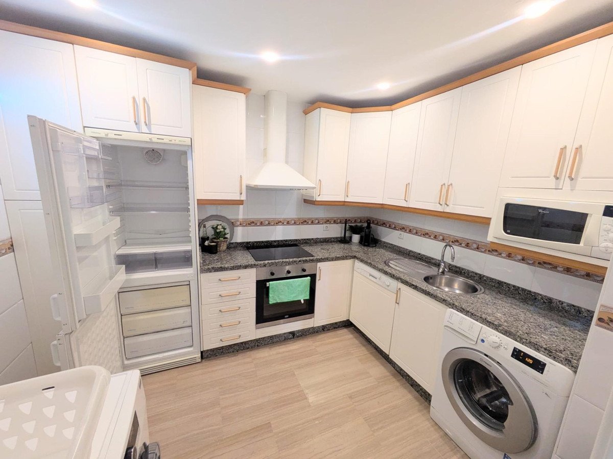 2 Bed Middle Floor Apartment in Benalmadena