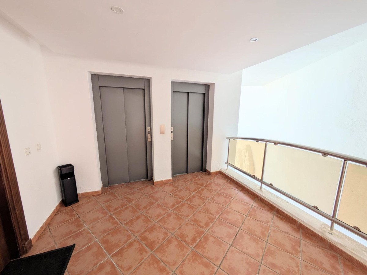 2 Bed Middle Floor Apartment in Benalmadena