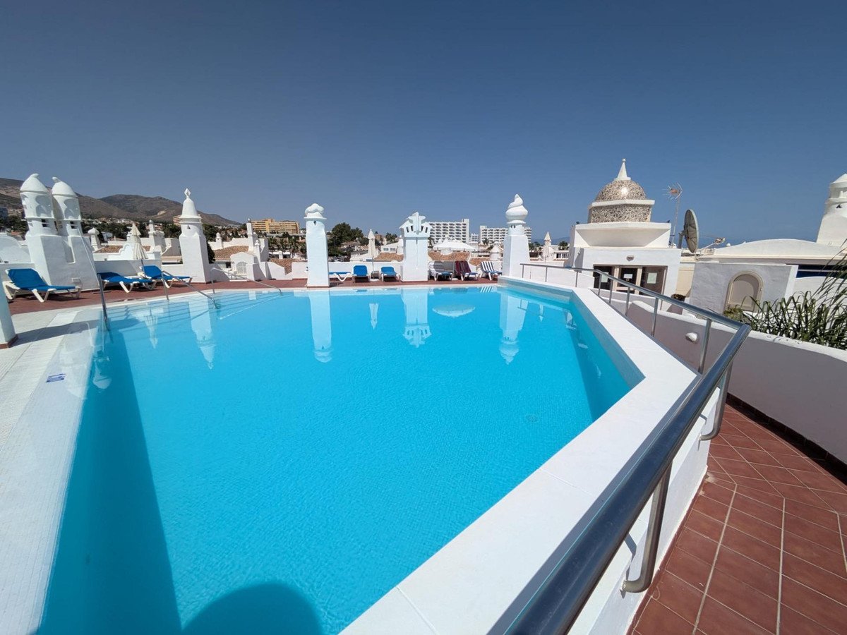 2 Bed Middle Floor Apartment in Benalmadena