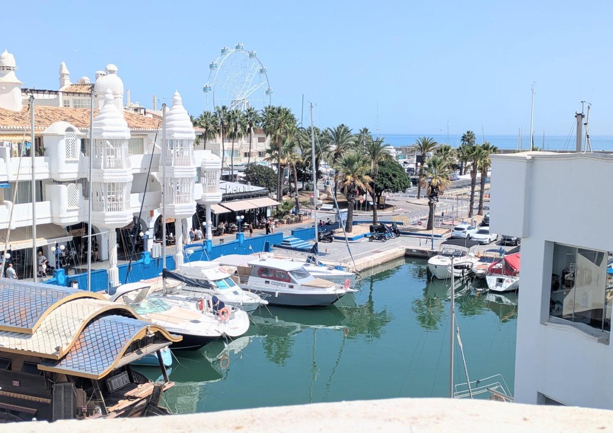 2 Bed Middle Floor Apartment in Benalmadena