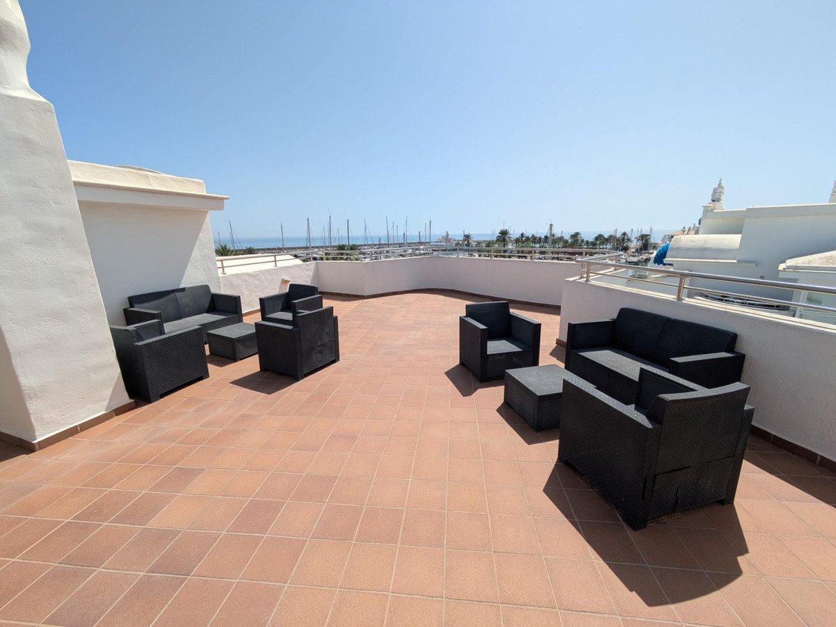 2 Bed Middle Floor Apartment in Benalmadena