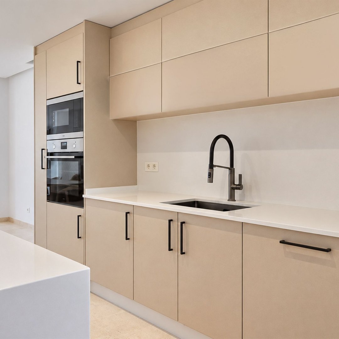 3 Bed Middle Floor Apartment in Estepona
