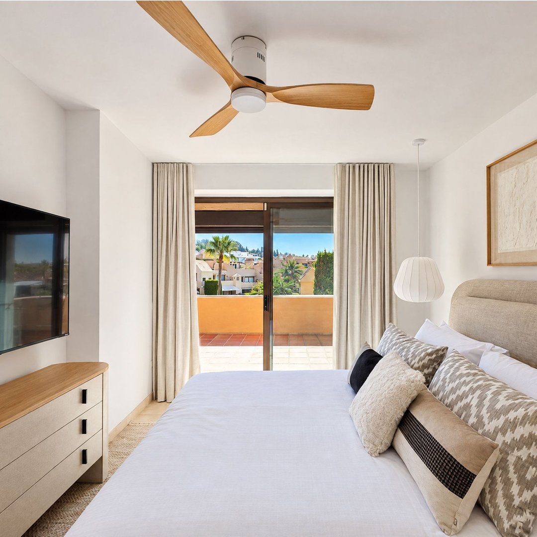 3 Bed Middle Floor Apartment in Estepona