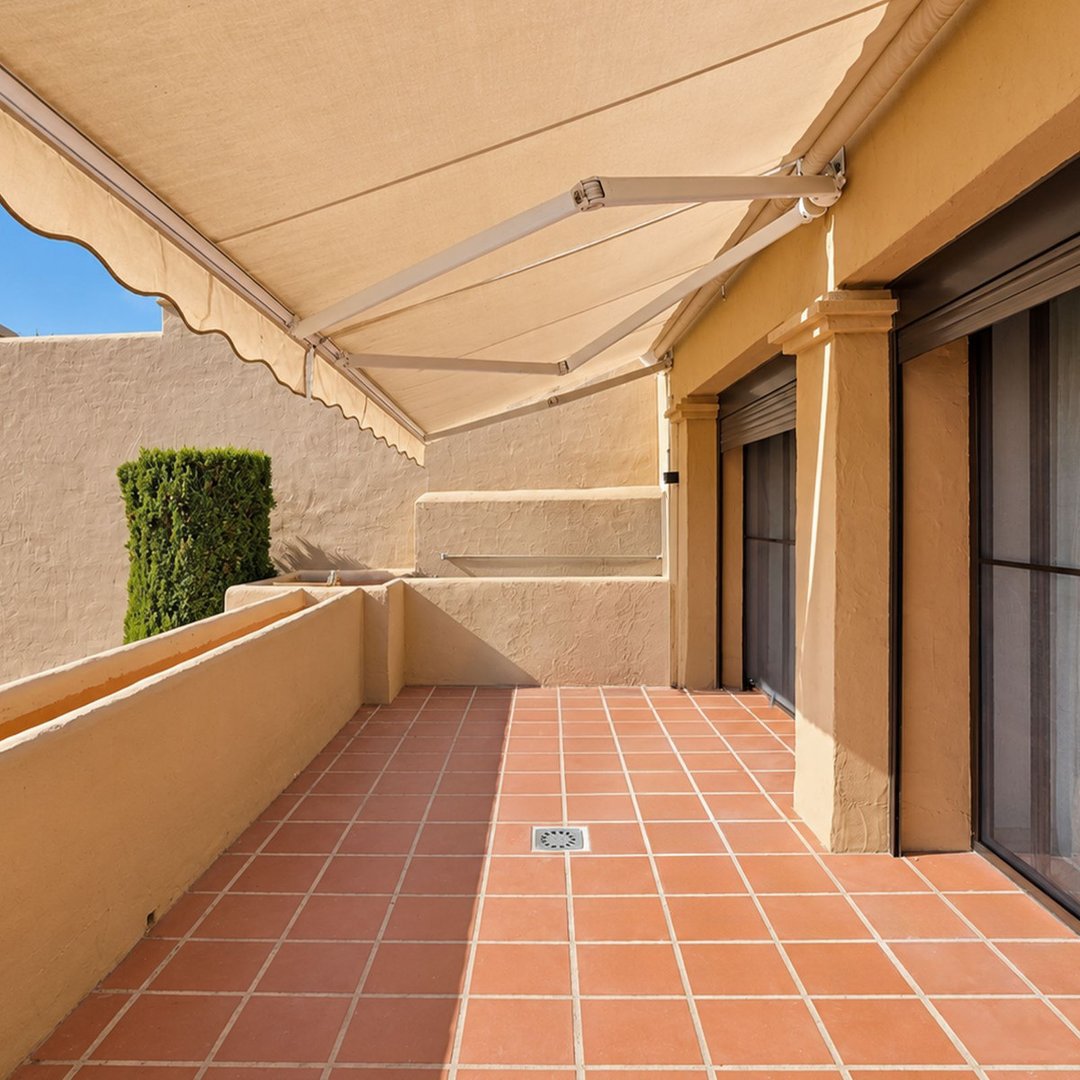 3 Bed Middle Floor Apartment in Estepona