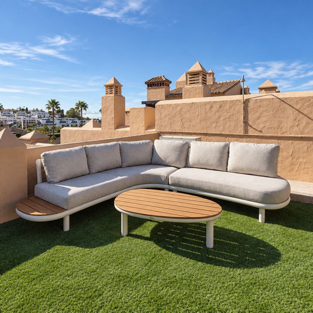 3 Bed Middle Floor Apartment in Estepona