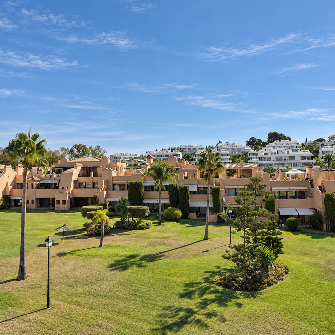 3 Bed Middle Floor Apartment in Estepona