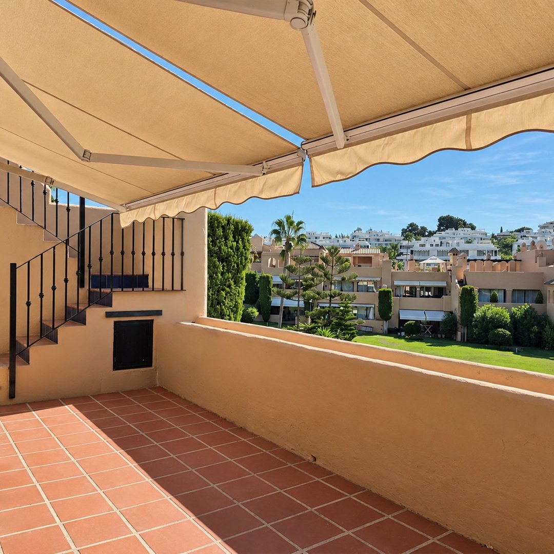 3 Bed Middle Floor Apartment in Estepona