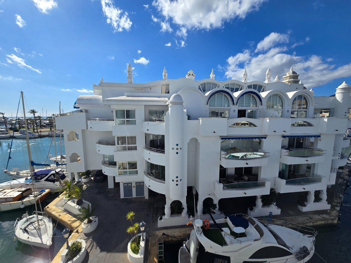 2 Bed Middle Floor Apartment in Benalmadena