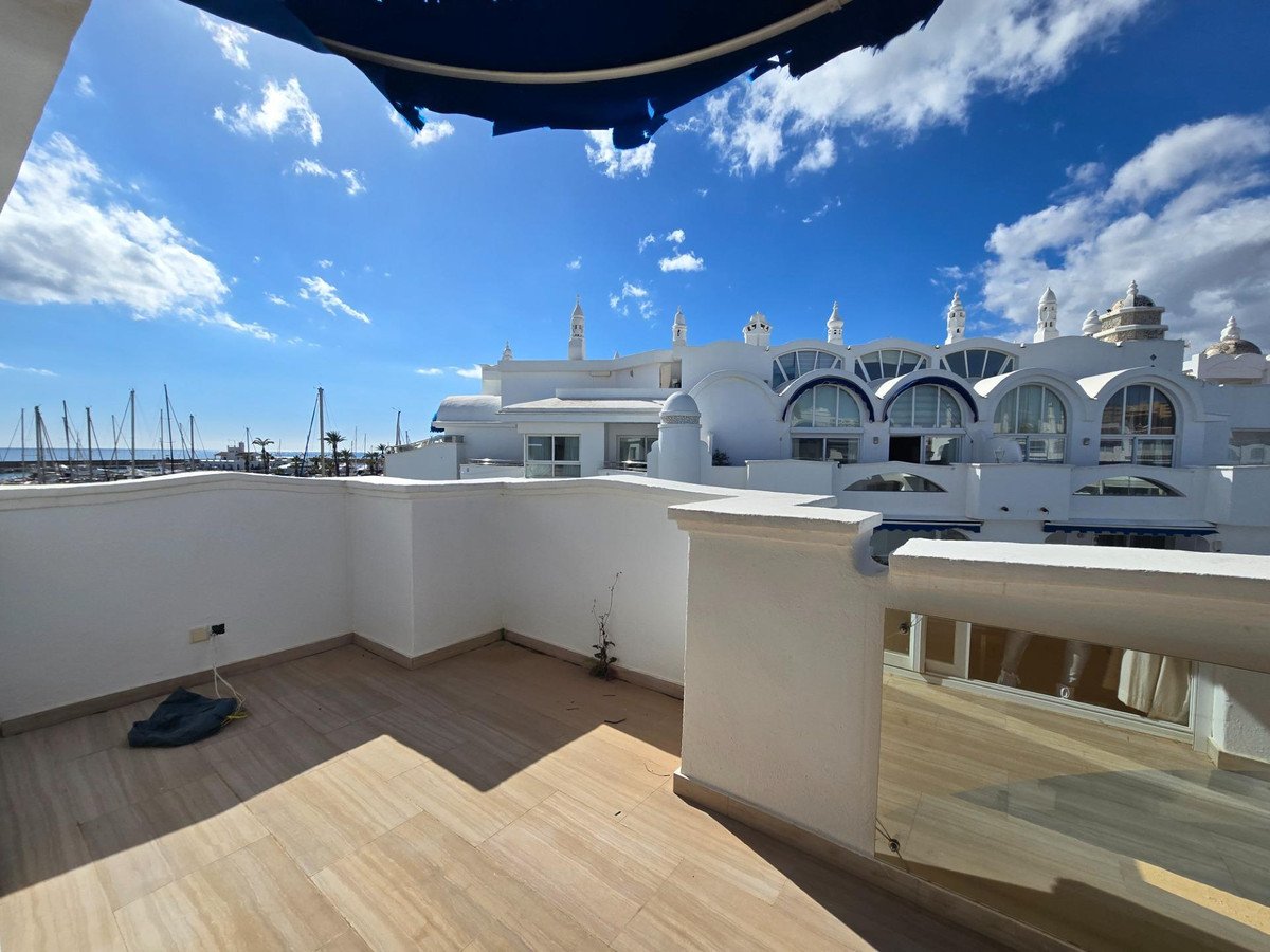 2 Bed Middle Floor Apartment in Benalmadena