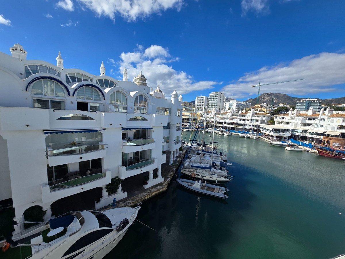 2 Bed Middle Floor Apartment in Benalmadena