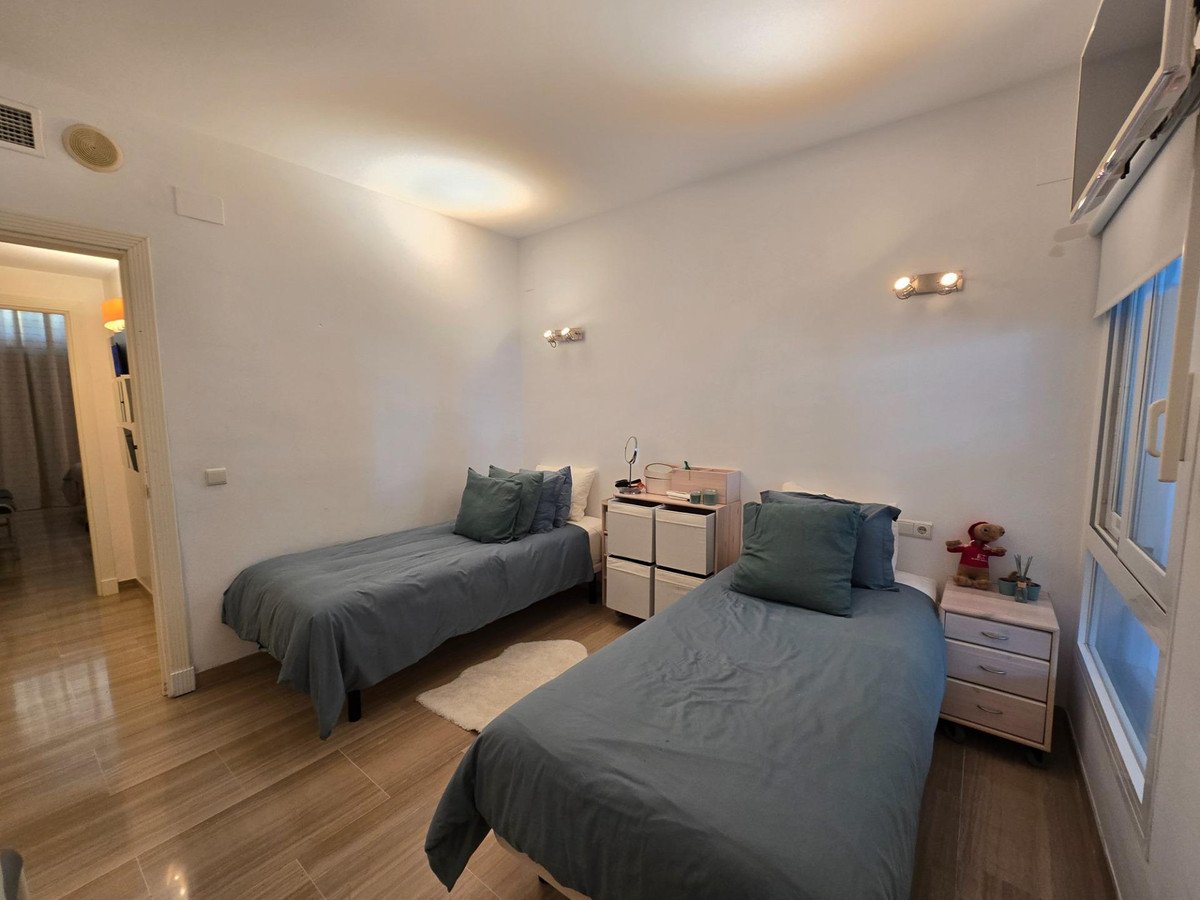 2 Bed Middle Floor Apartment in Benalmadena