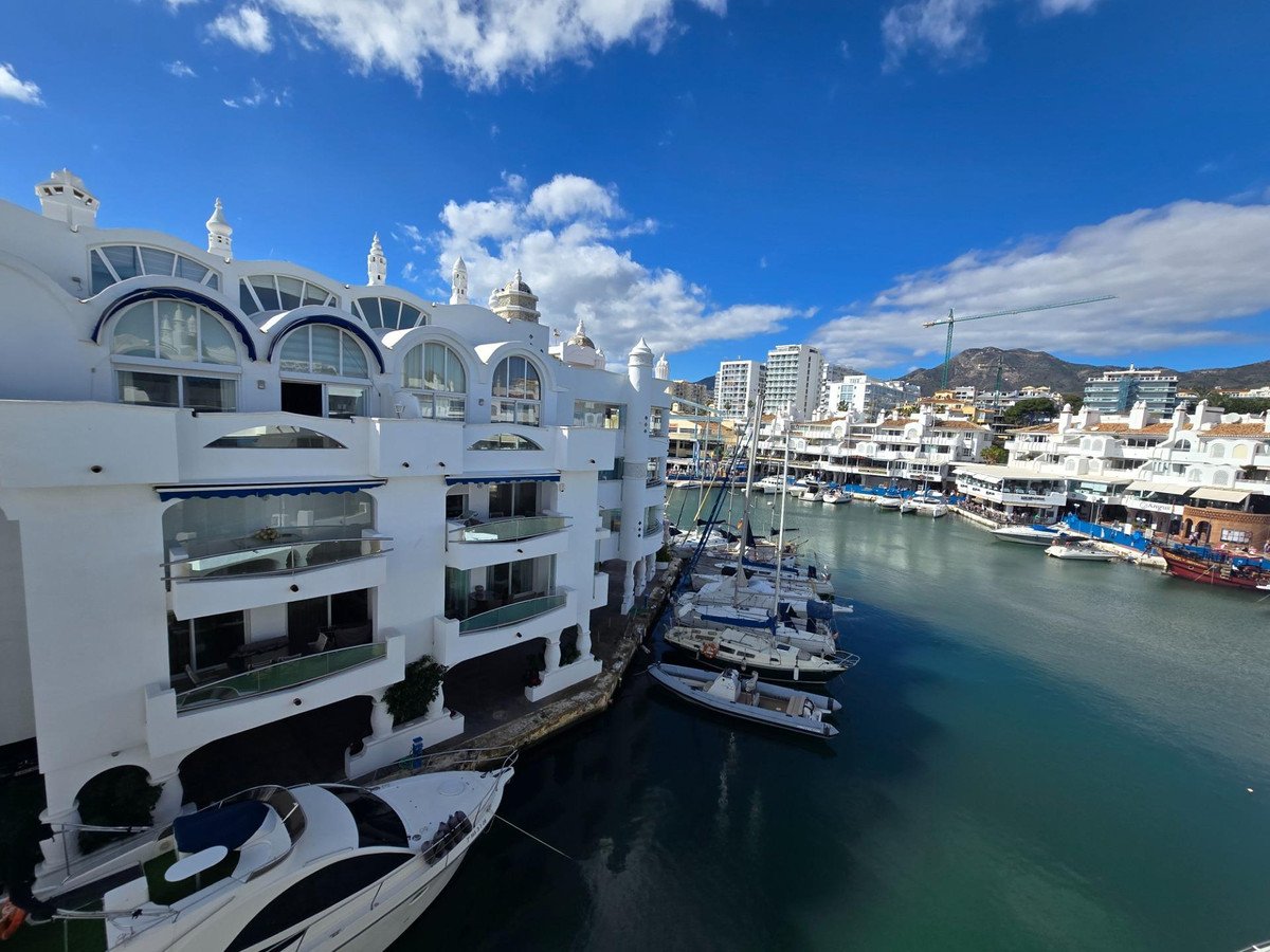 2 Bed Middle Floor Apartment in Benalmadena
